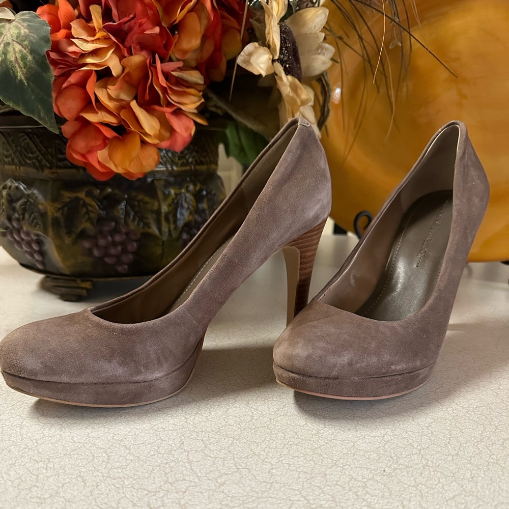 Banana Republic® Beautiful Stone Suede Stacked Heels 🤎